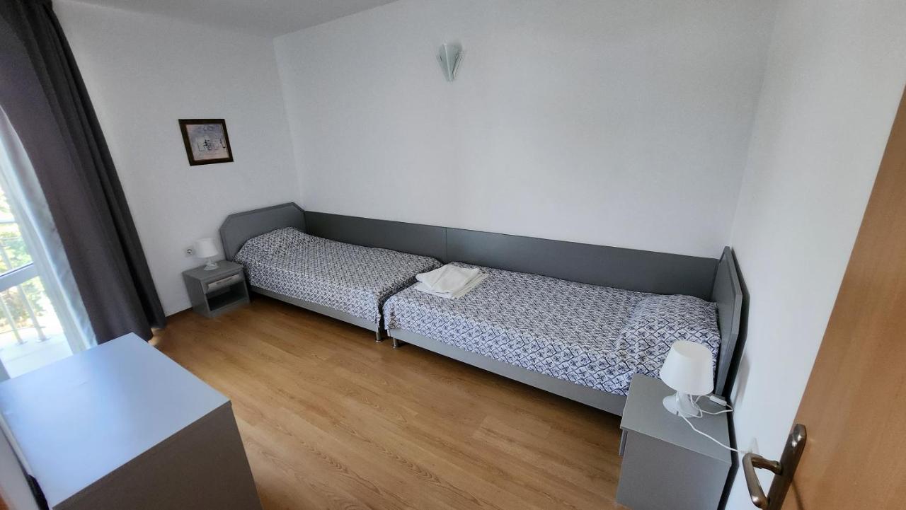 Nushev Hotel Sveti Vlas Exterior photo