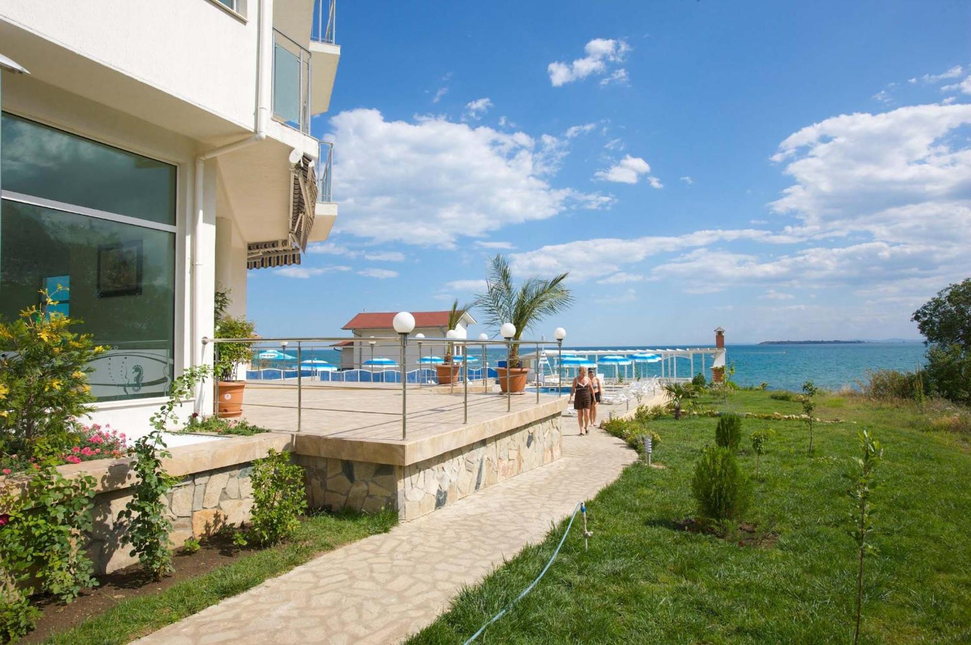 Nushev Hotel Sveti Vlas Exterior photo