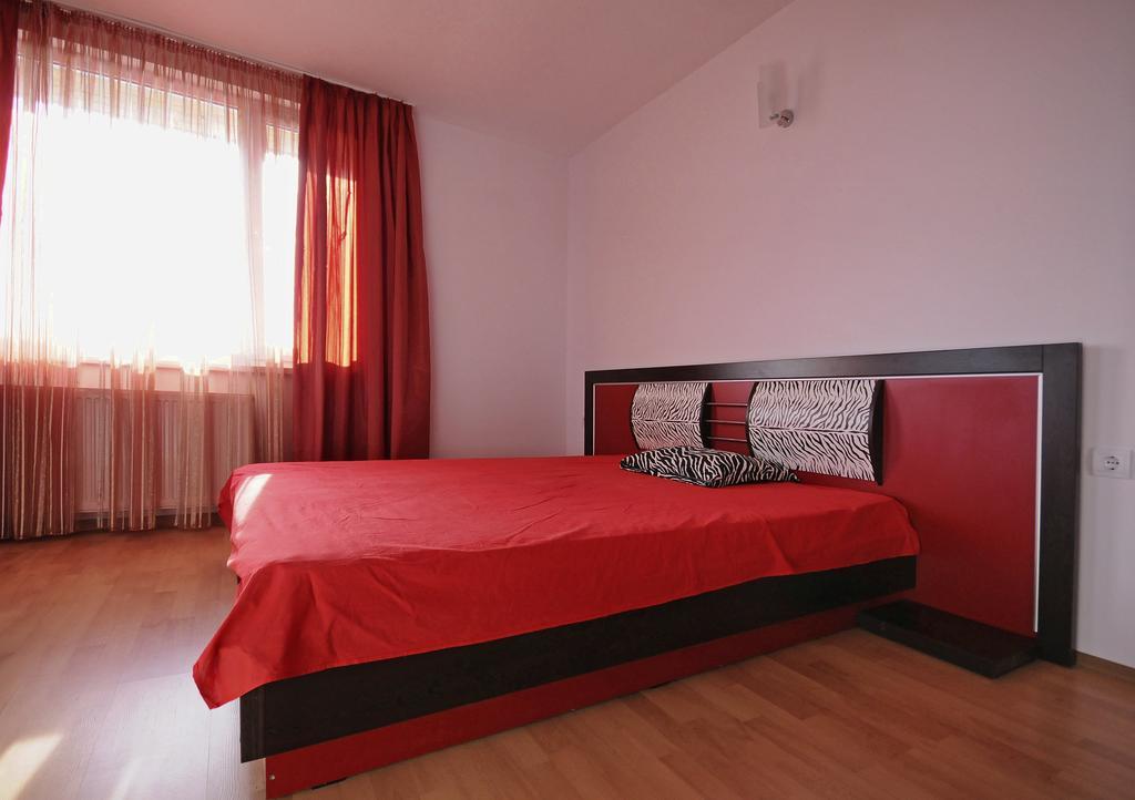 Nushev Hotel Sveti Vlas Exterior photo